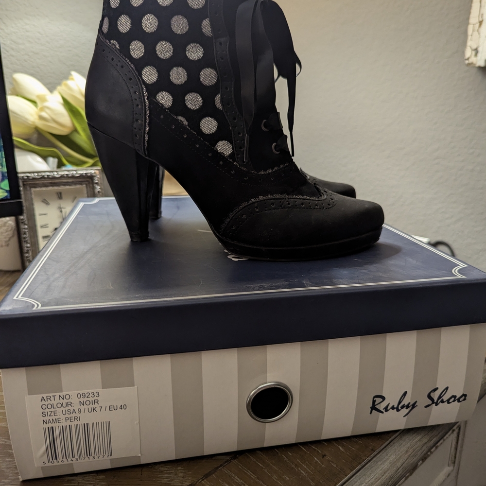 🔥EUC 🌸 Ruby Shoo Peri Black Lace-Up Ankle Boots